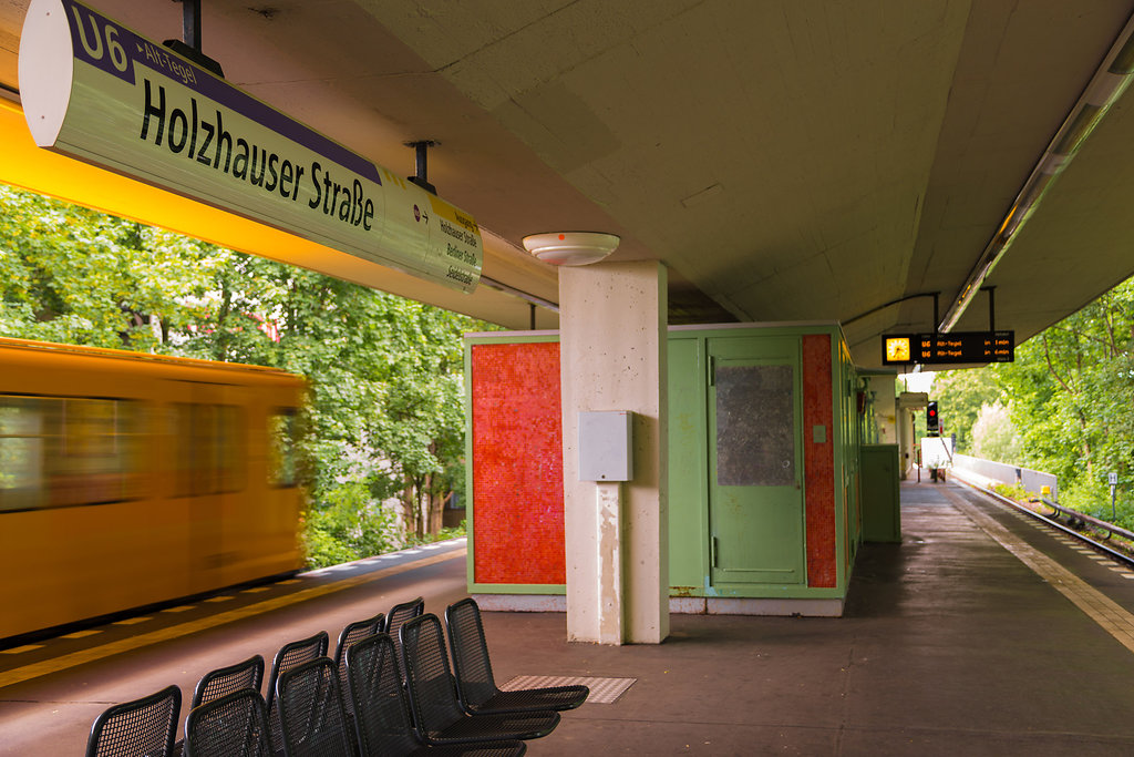 U6 Holzhauser Straße